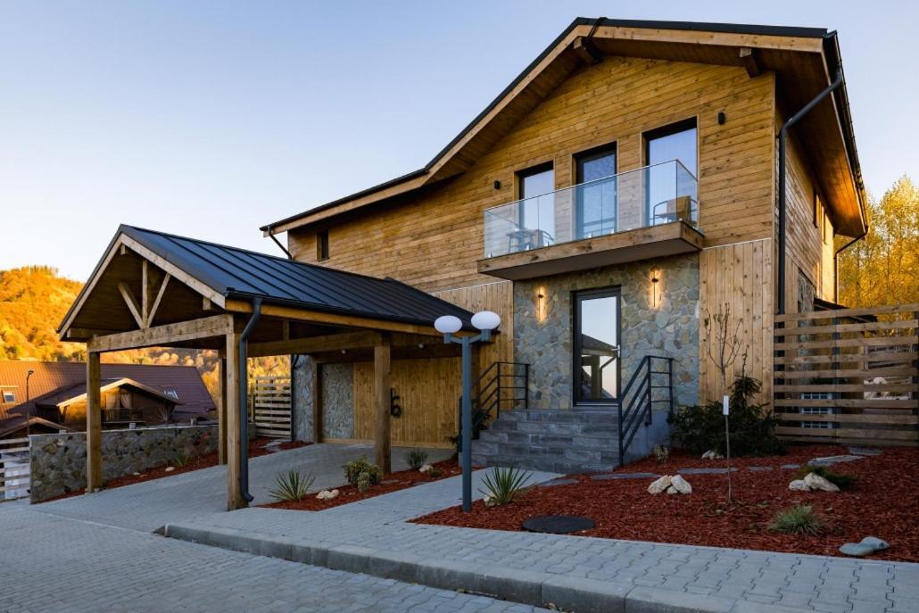 Maggie'S Ranch Hotel Risnov Exterior photo